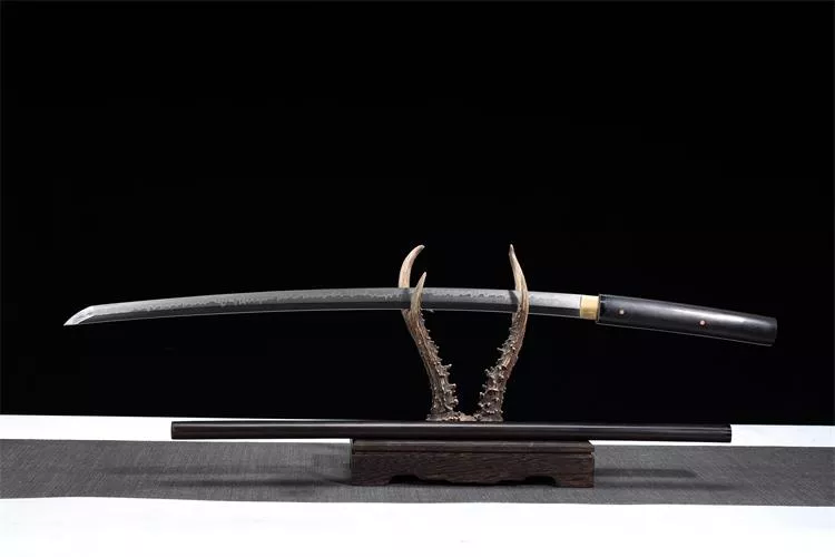 Katana Nayoro (acier T10 & Véritable Hamon Choji)