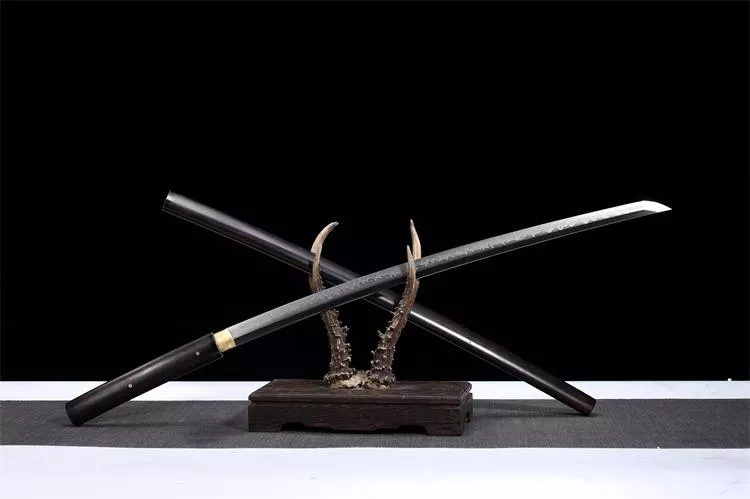 Katana Nayoro (acier T10 & Véritable Hamon Choji)