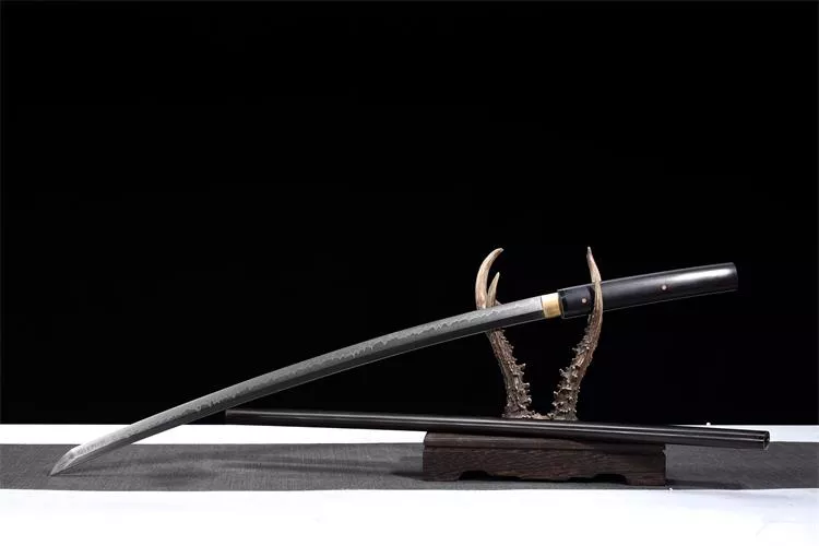 Katana Nayoro (acier T10 & Véritable Hamon Choji)