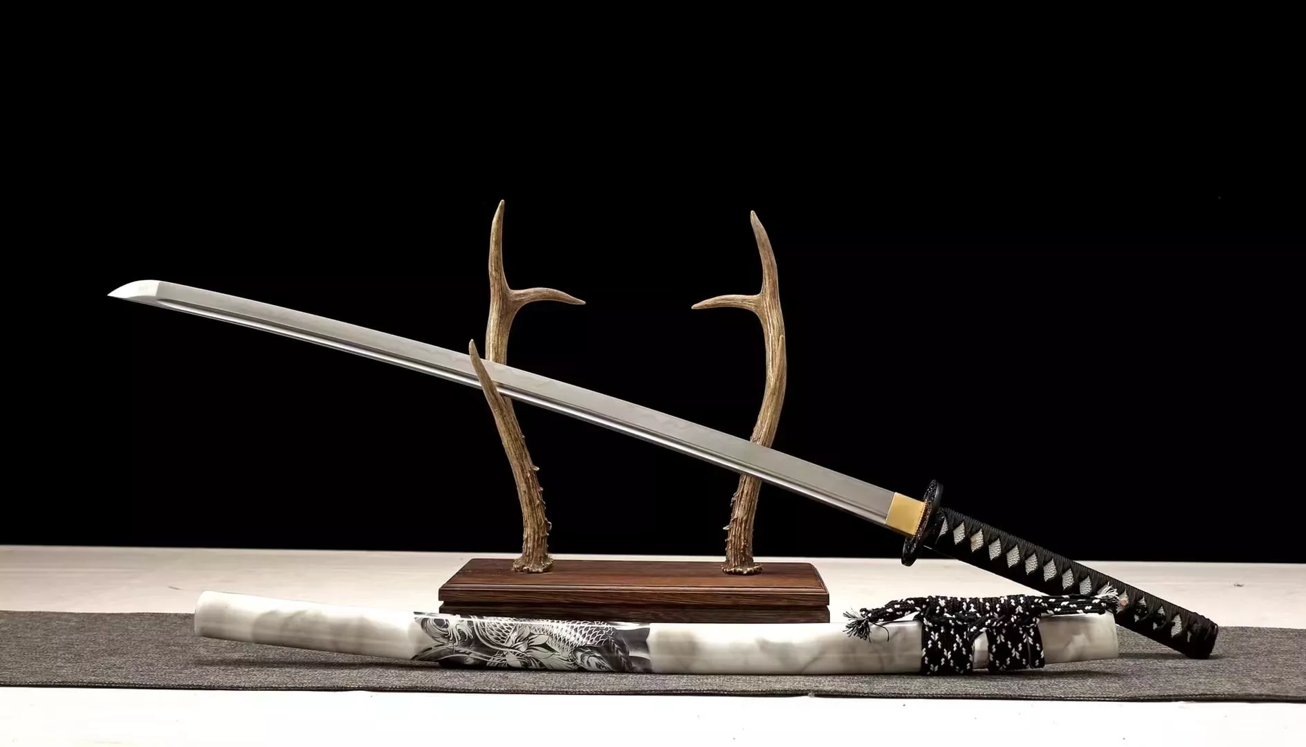 Katana Mutsu (acier Au Carbone 1060 Véritable Hamon)